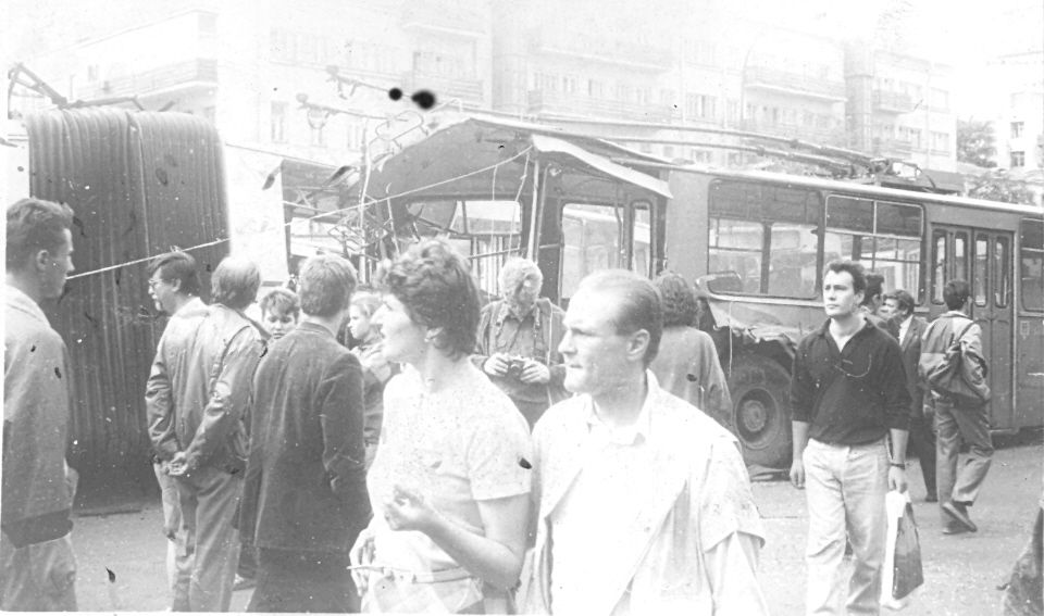 Moskva, ZiU-682V-013 [V0V] č. 4320; Moskva — Trolleybus barricades 08.1991