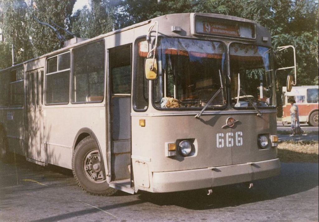 Донецк, ЗиУ-682В-013 [В0В] № 666