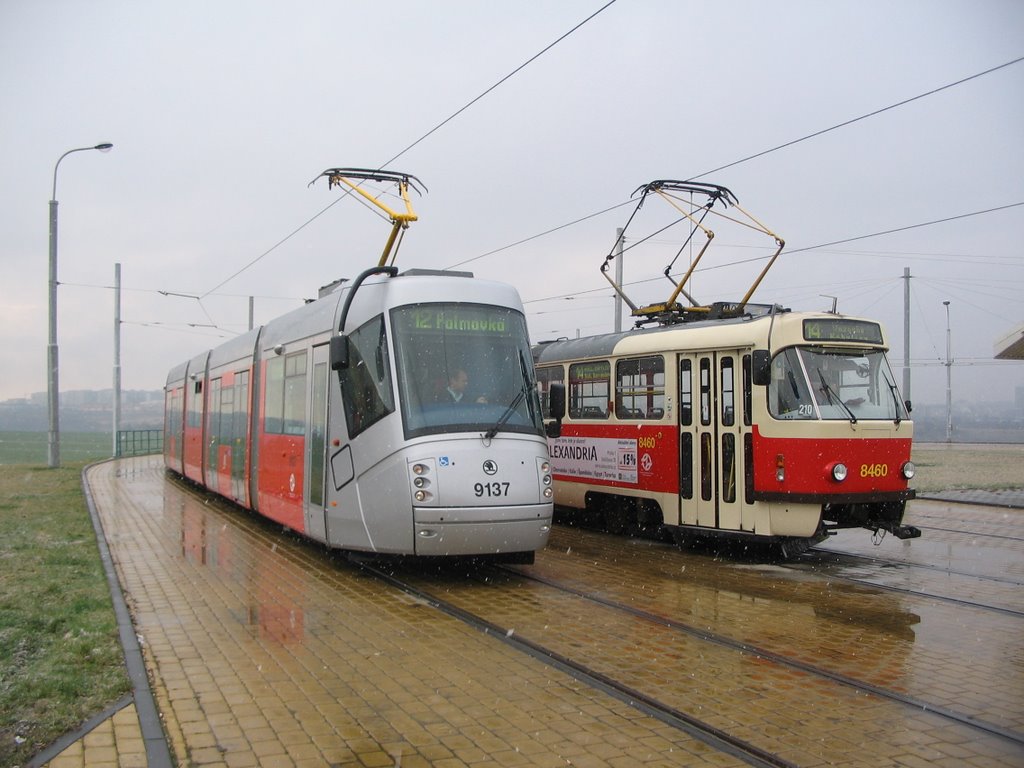 Прага, Škoda 14T Elektra № 9137; Прага, Tatra T3R.P № 8460