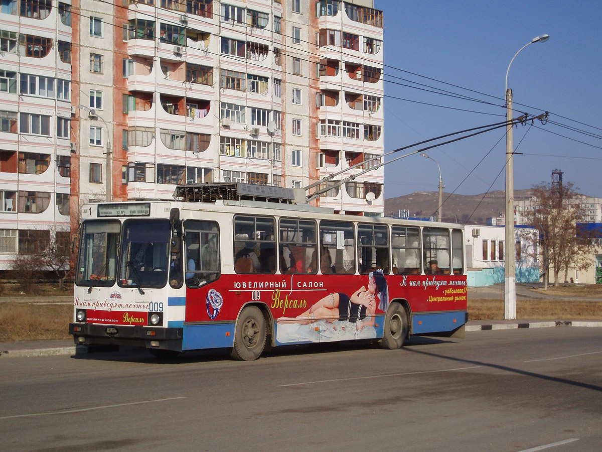 Керчь, ЮМЗ Т2.09 № 009