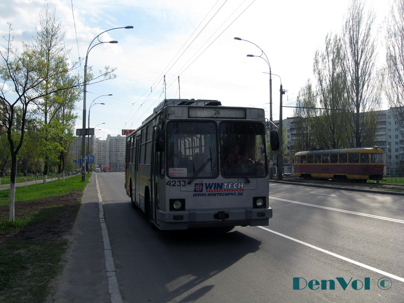 Kiiev, YMZ T2 № 4233