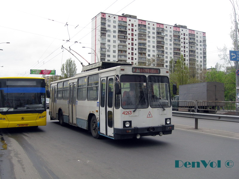 Киев, ЮМЗ Т2 № 4213