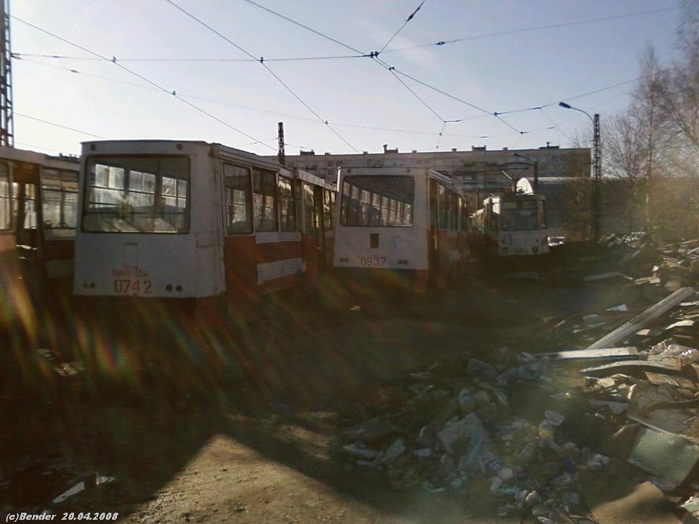 Санкт-Петербург, 71-605 (КТМ-5М3) № 0742; Санкт-Петербург — Совмещённый трамвайно-троллейбусный парк