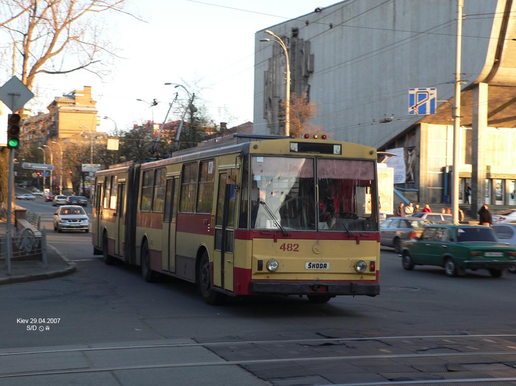 Киев, Škoda 15Tr03/6 № 482