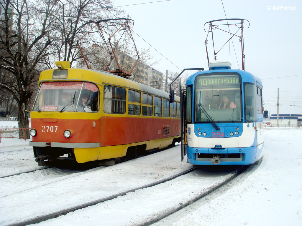 Волгоград, Tatra T3SU № 2707; Волгоград, Tatra T3R.PV № 2654 Волгоград, Tatra T3SU № 2707; Волгоград, Tatra T3R.PV № 2654