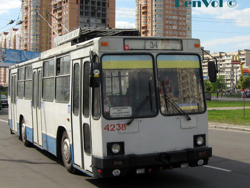 Киев, ЮМЗ Т2 № 4238