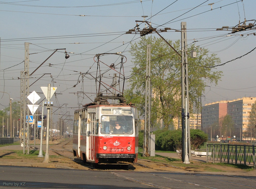 Санкт-Петербург, ЛМ-68М № 8590