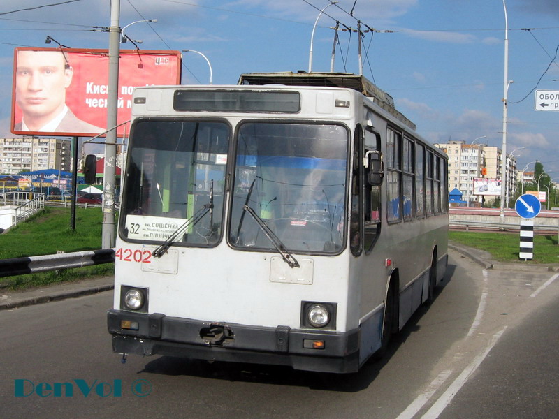 Kijów, YMZ T2 Nr 4202