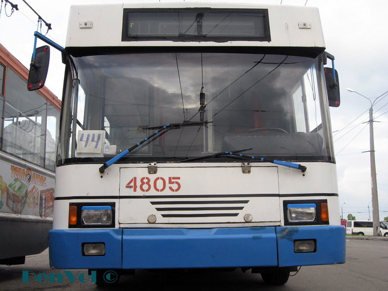 Киев, ЮМЗ E186 № 4805