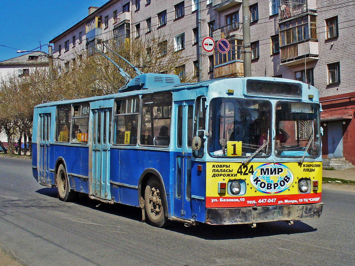 Киров, ЗиУ-682В1 № 424