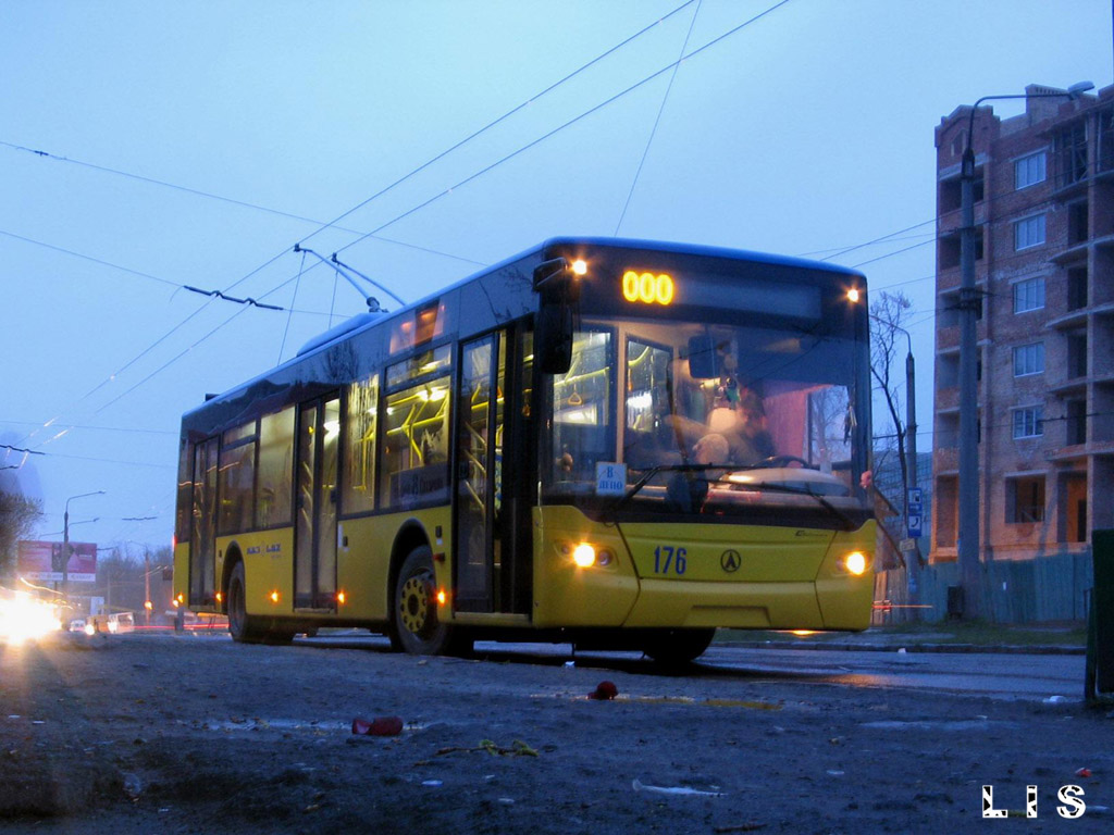 Ivano-Frankivsk, LAZ E183D1 # 176