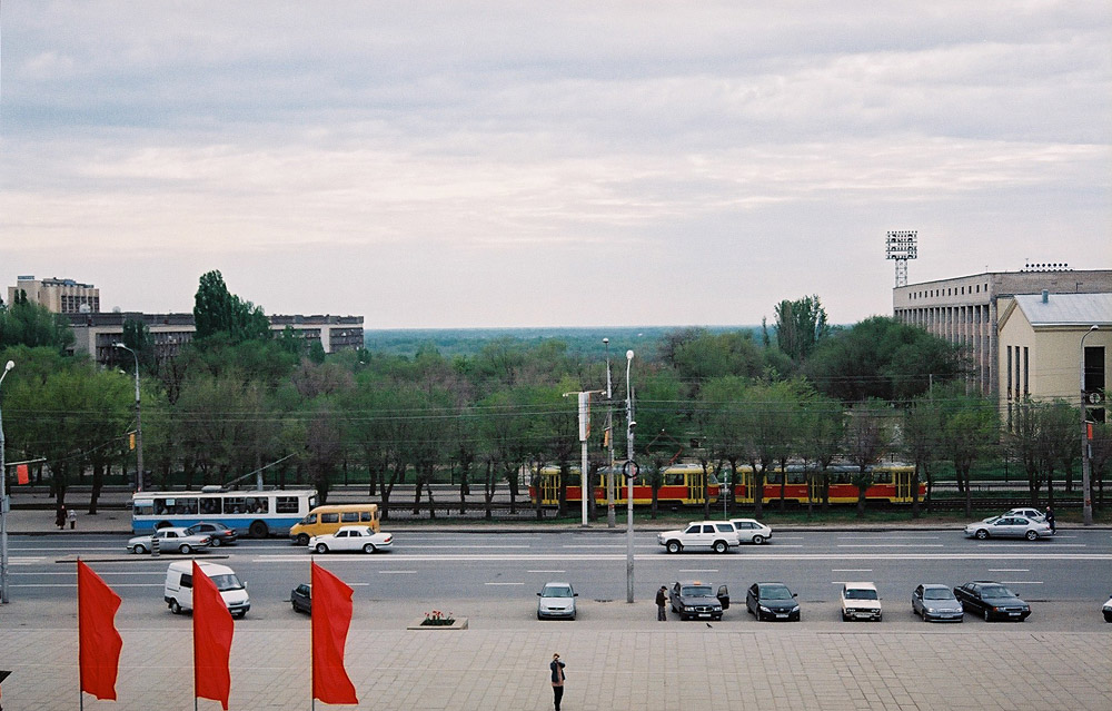 Волгоград — Трамвайные линии: [5] Пятое депо — Скоростной трамвай; Волгоград — Троллейбусные линии: [1 и 4] Центральная сеть