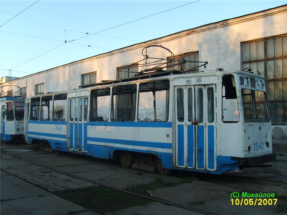 Санкт-Петербург, ЛМ-68М № 7542
