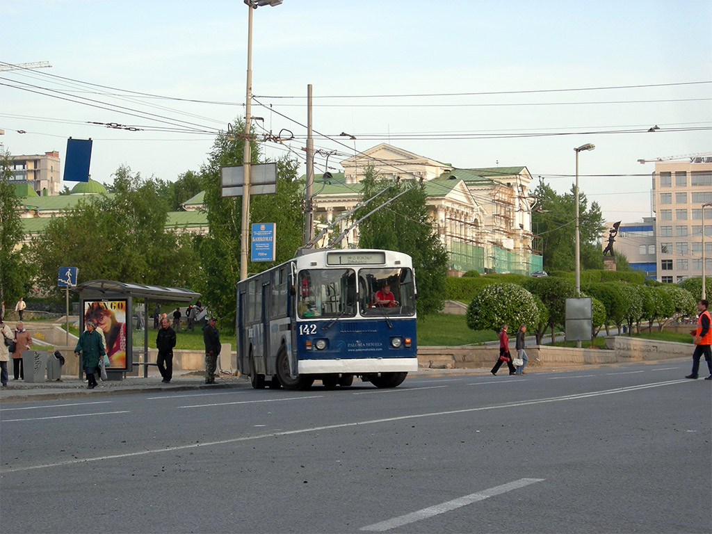 Екатеринбург, ЗиУ-682Г [Г00] № 142