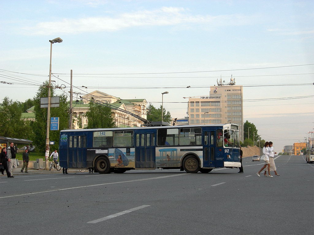 Екатеринбург, ЗиУ-682Г [Г00] № 142