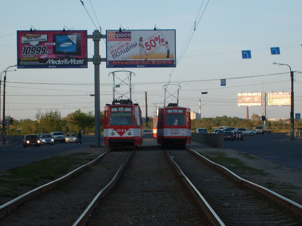 Санкт-Петербург, ЛВС-86К № 1042; Санкт-Петербург, ЛВС-86К № 1012 Санкт-Петербург, ЛВС-86К № 1042; Санкт-Петербург, ЛВС-86К № 1012