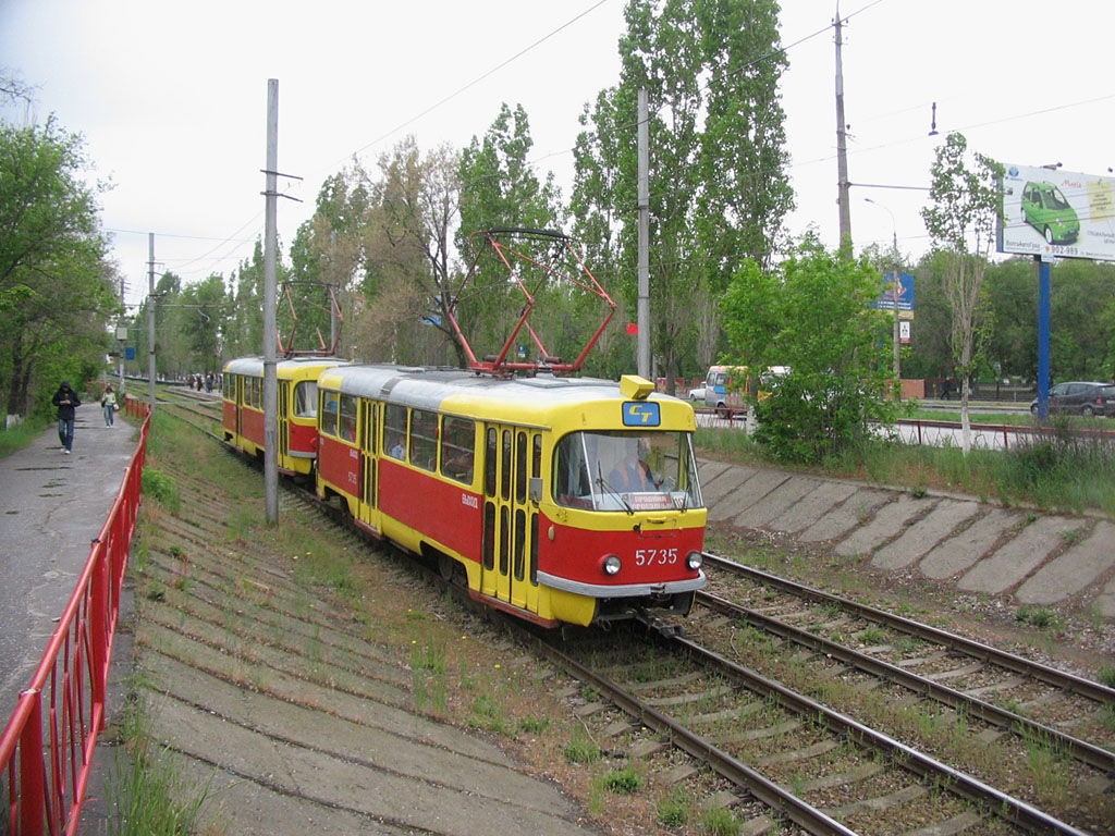Volgograd, Tatra T3SU Br. 5735; Volgograd, Tatra T3SU Br. 5742; Volgograd — Tram lines: [5] Fifth depot — Tram rapid transit