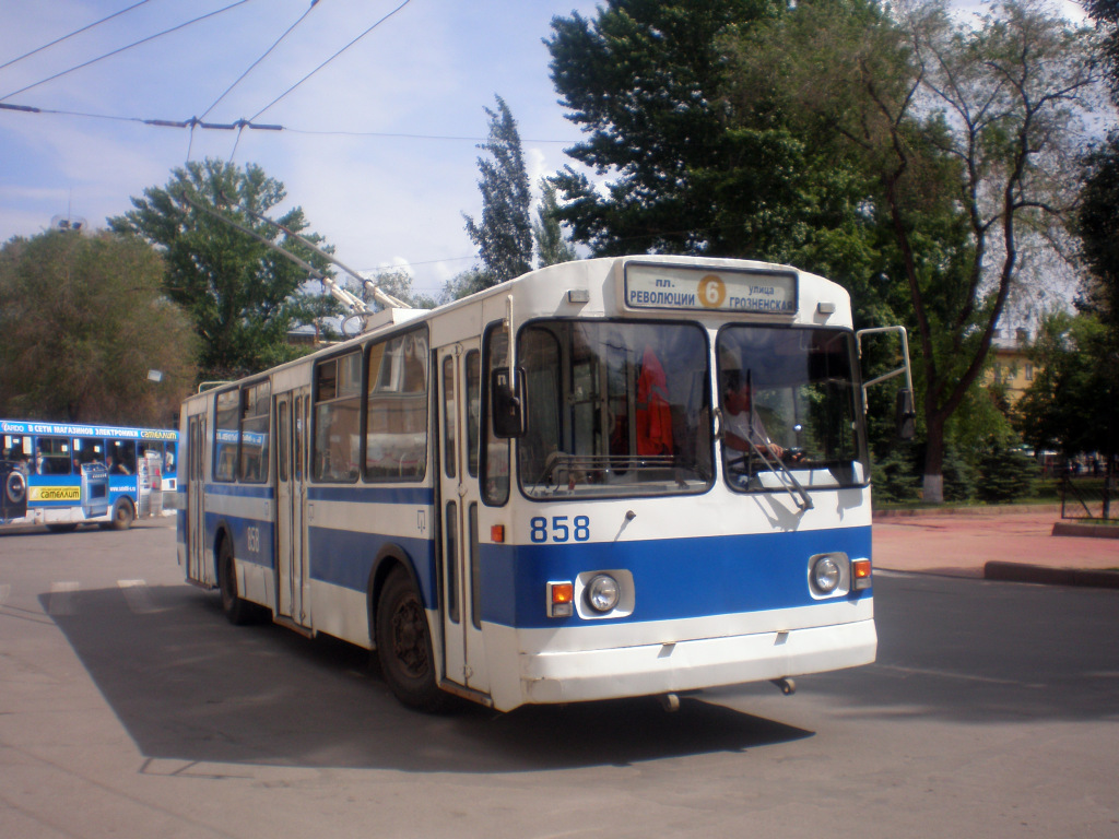 Самара, ЗиУ-682В-012 [В0А] № 858; Самара — Конечные станции и кольца (троллейбус)