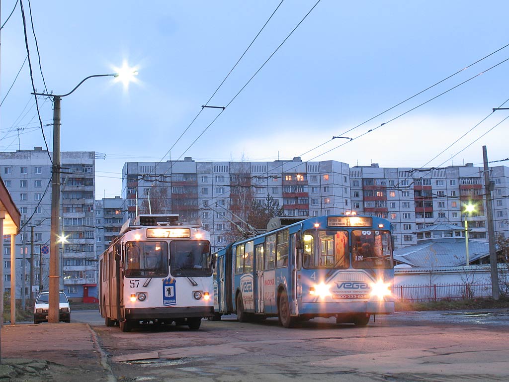 Ярославль, ЗиУ-682Г [Г00] № 57; Ярославль, Тролза-62052.02 [62052В] № 4