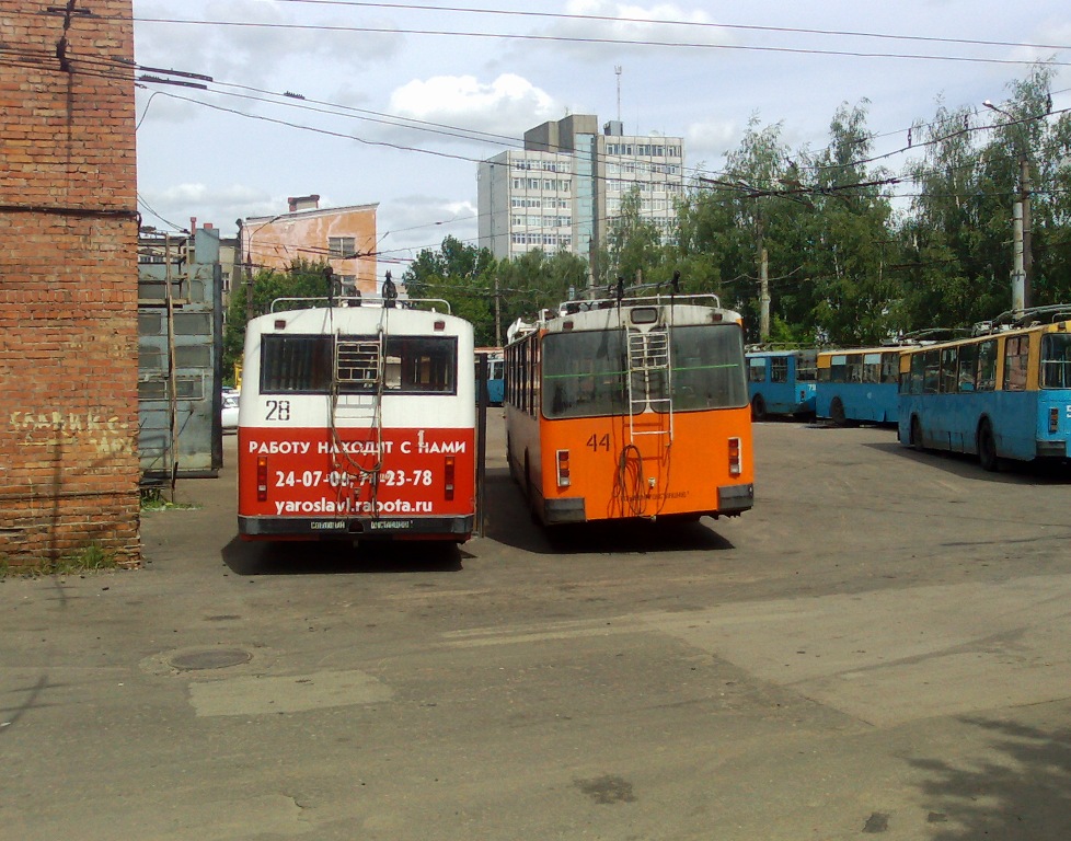 Ярославль, ЗиУ-682Г [Г00] № 28; Ярославль, ЗиУ-682Г [Г00] № 44