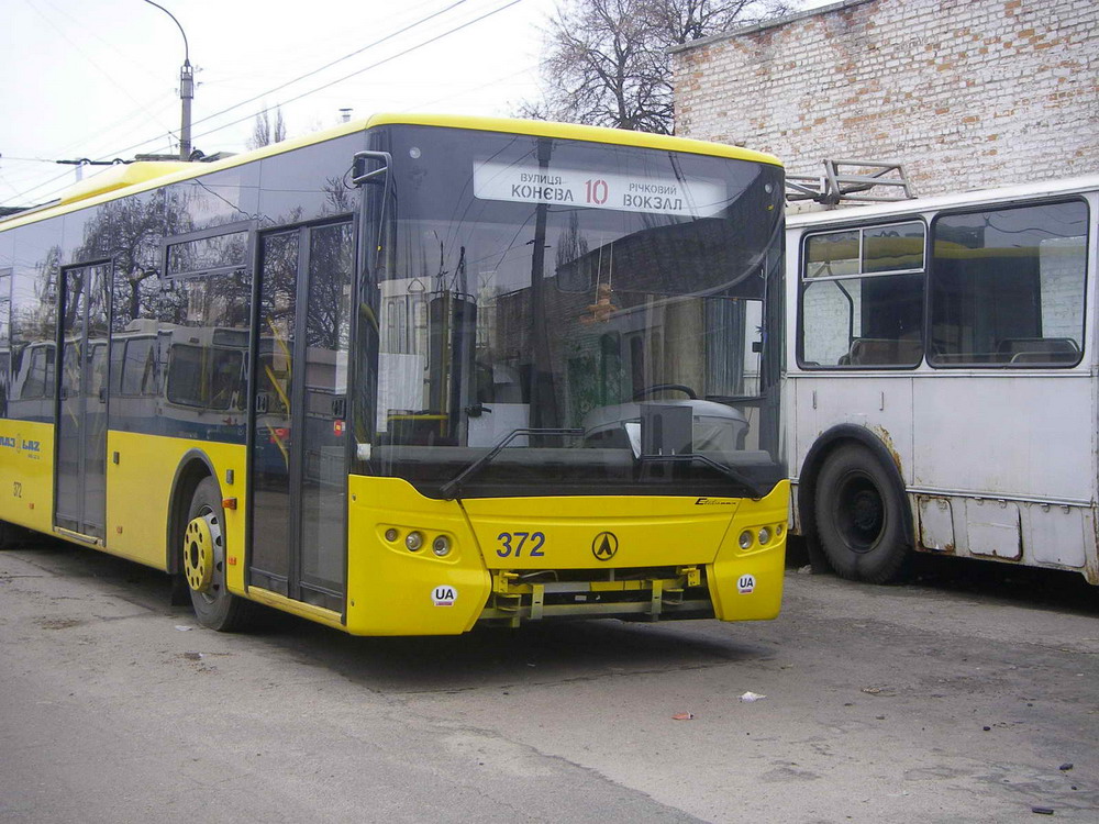 Черкассы, ЛАЗ E183D1 № 372