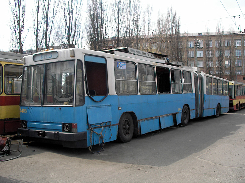 Киев, ЮМЗ Т1 № 4405