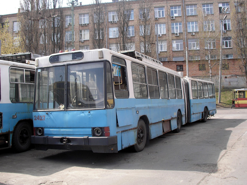 Киев, ЮМЗ Т1 № 2427