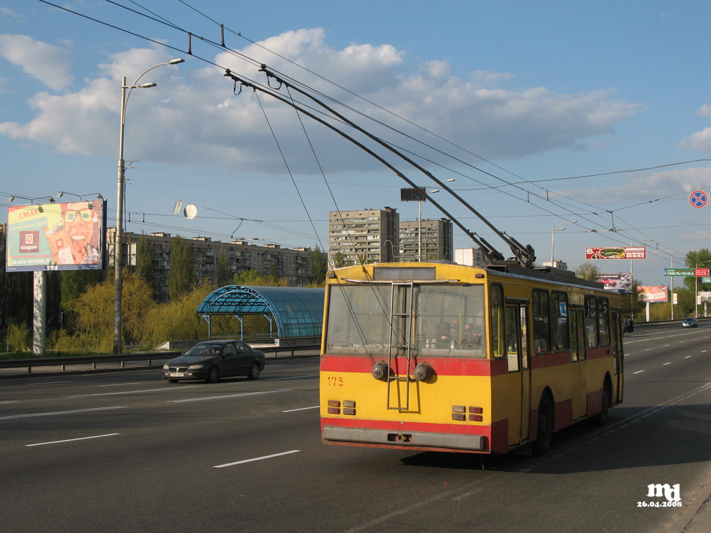 Киев, Škoda 14Tr02/6 № 175
