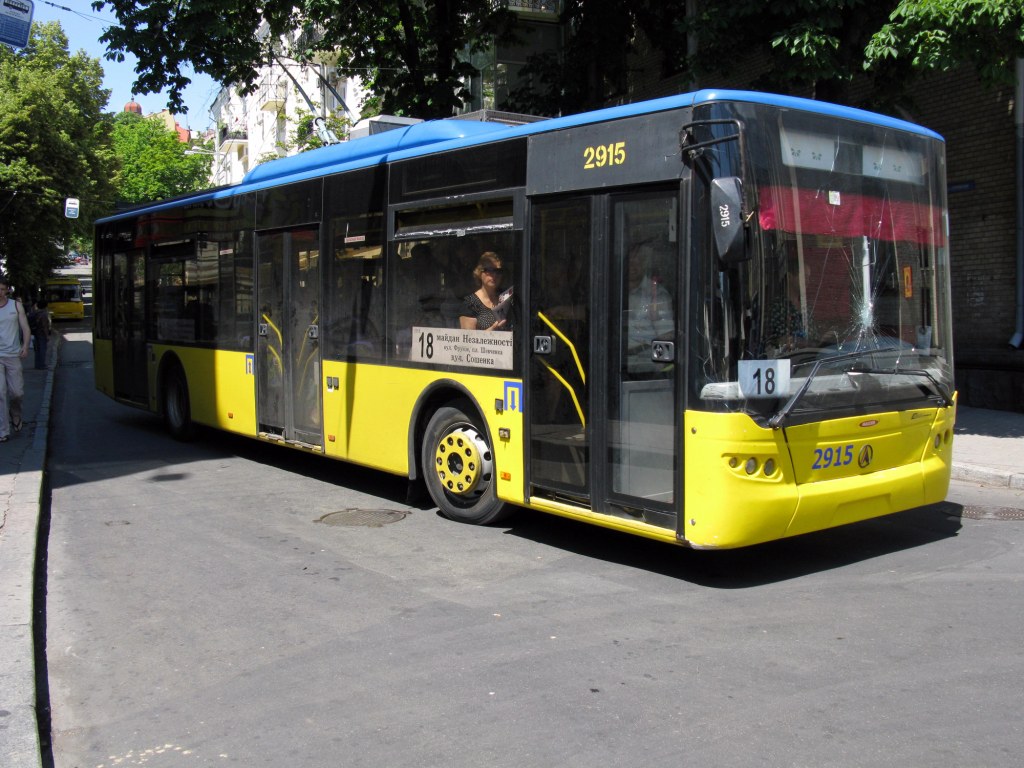 Kyjev, LAZ E183D1 č. 2915