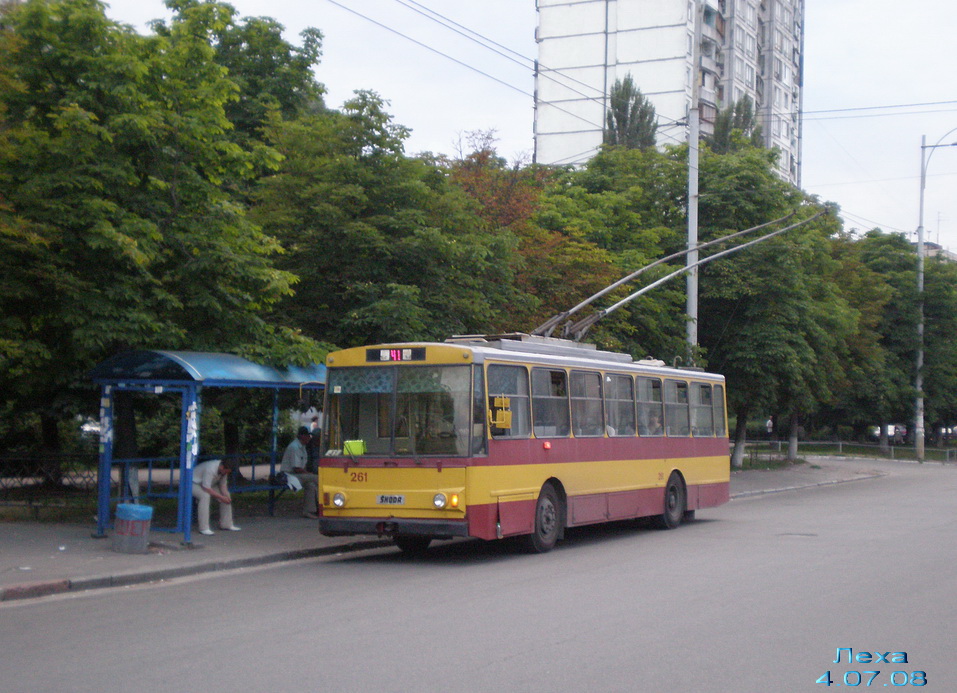 Киев, Škoda 14Tr02 № 261
