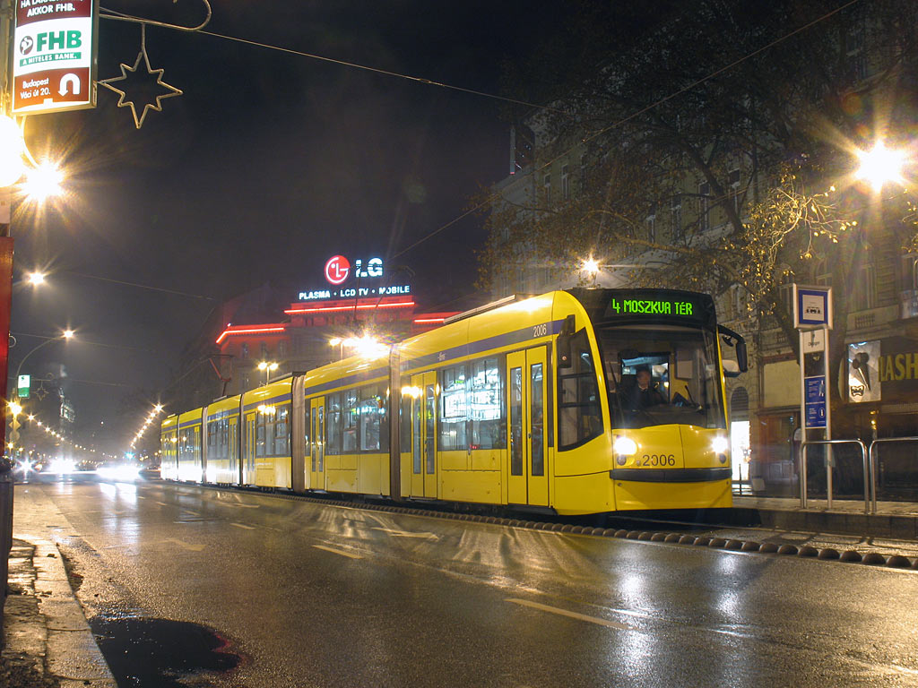 Будапешт, Siemens Combino Supra NF12B № 2006
