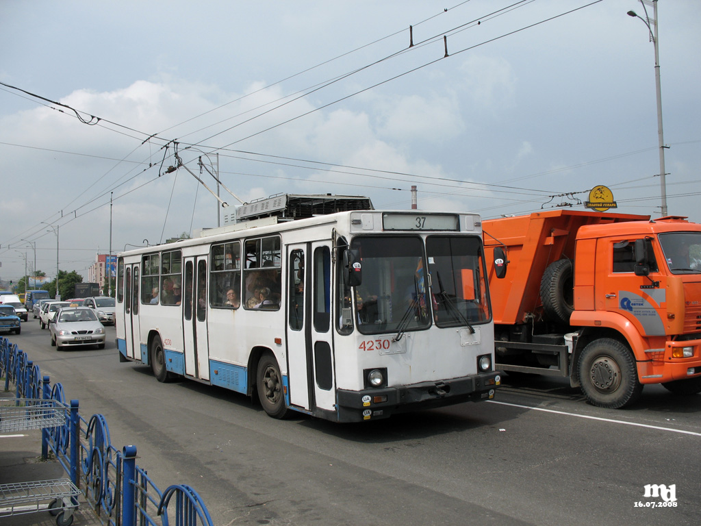 Киев, ЮМЗ Т2 № 4230