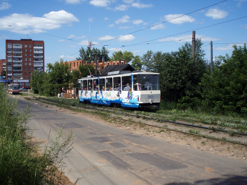 Iževska, Tatra T6B5SU № 2021