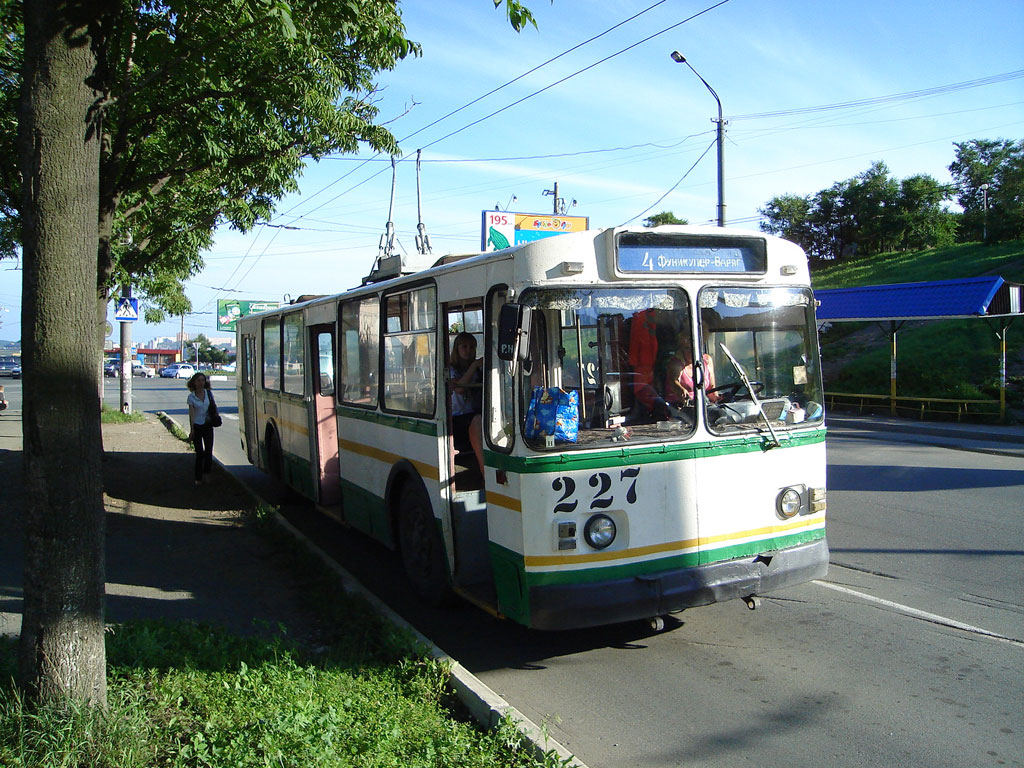 Владивосток, ЗиУ-682Г [Г00] № 227