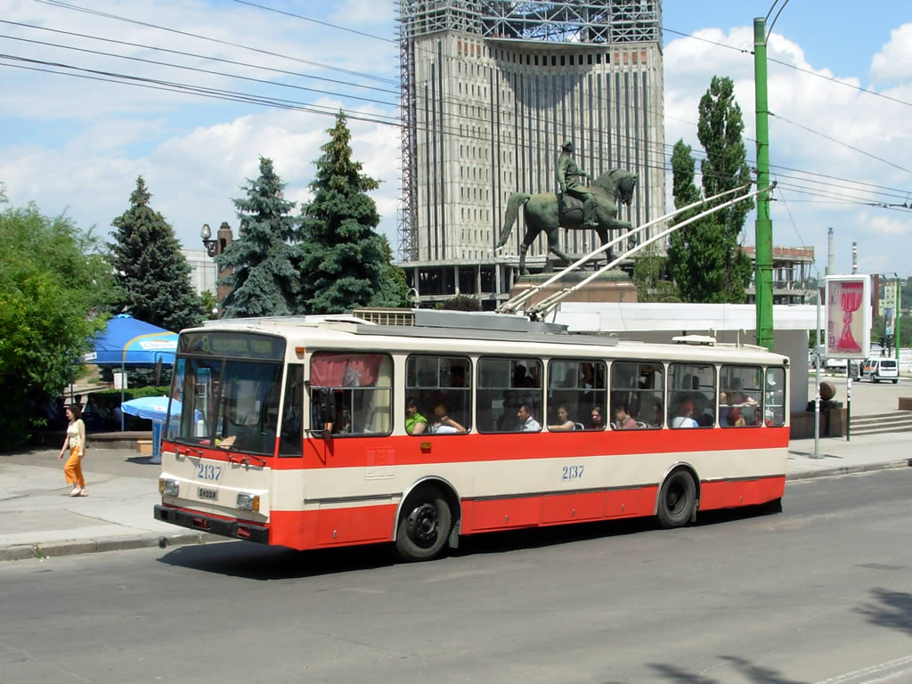 Кишинёв, Škoda 14Tr13/6M № 2137