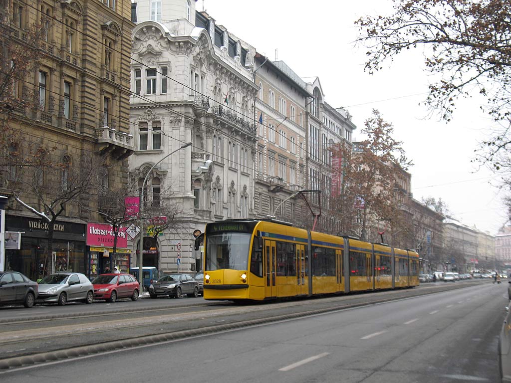 Будапешт, Siemens Combino Supra NF12B № 2028