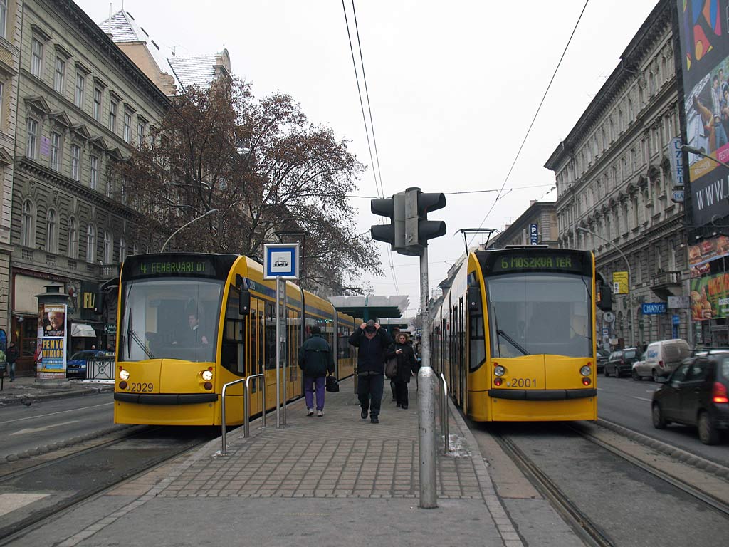 Будапешт, Siemens Combino Supra NF12B № 2029; Будапешт, Siemens Combino Supra NF12B № 2001