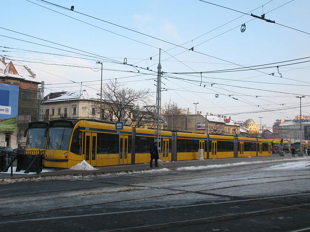 Будапешт, Siemens Combino Supra NF12B № 2035