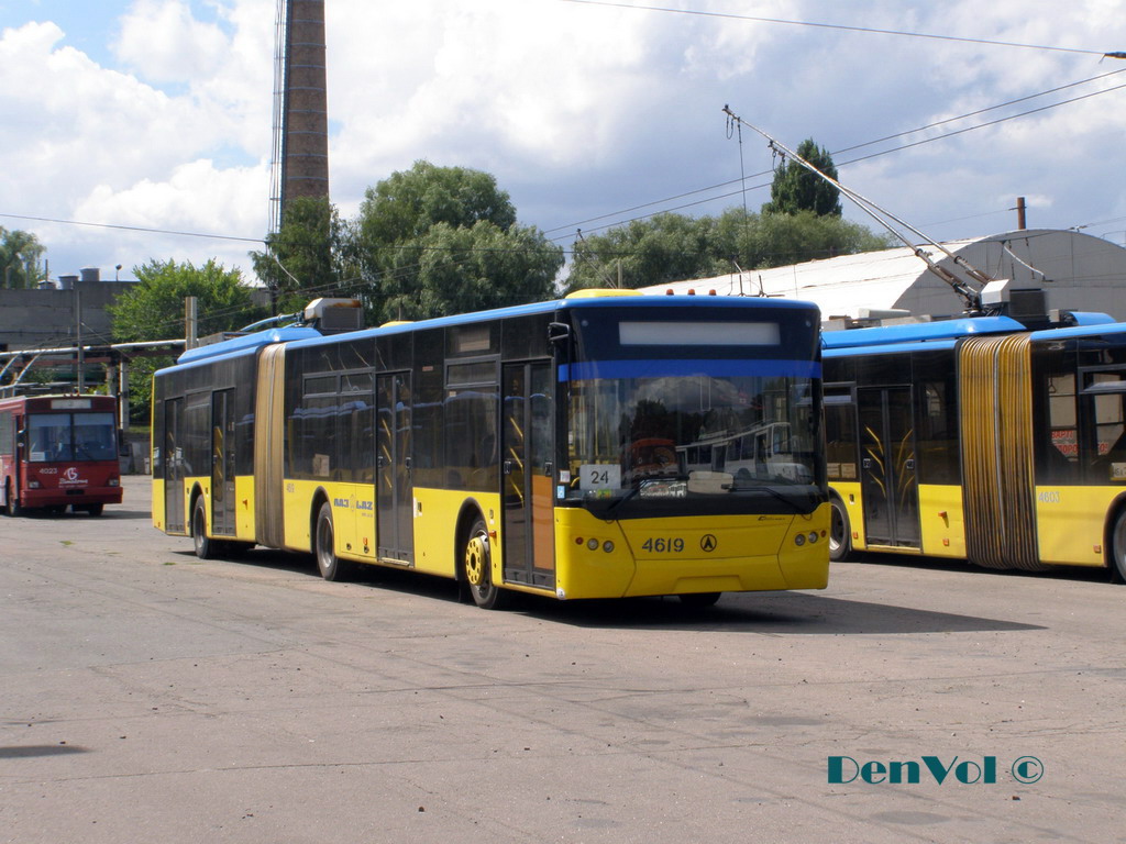 Киев, ЛАЗ E301D1 № 4619