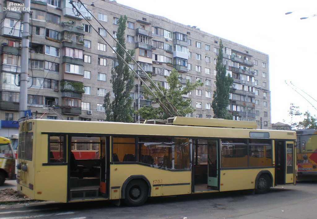 Киев, МАЗ-103Т № 1702
