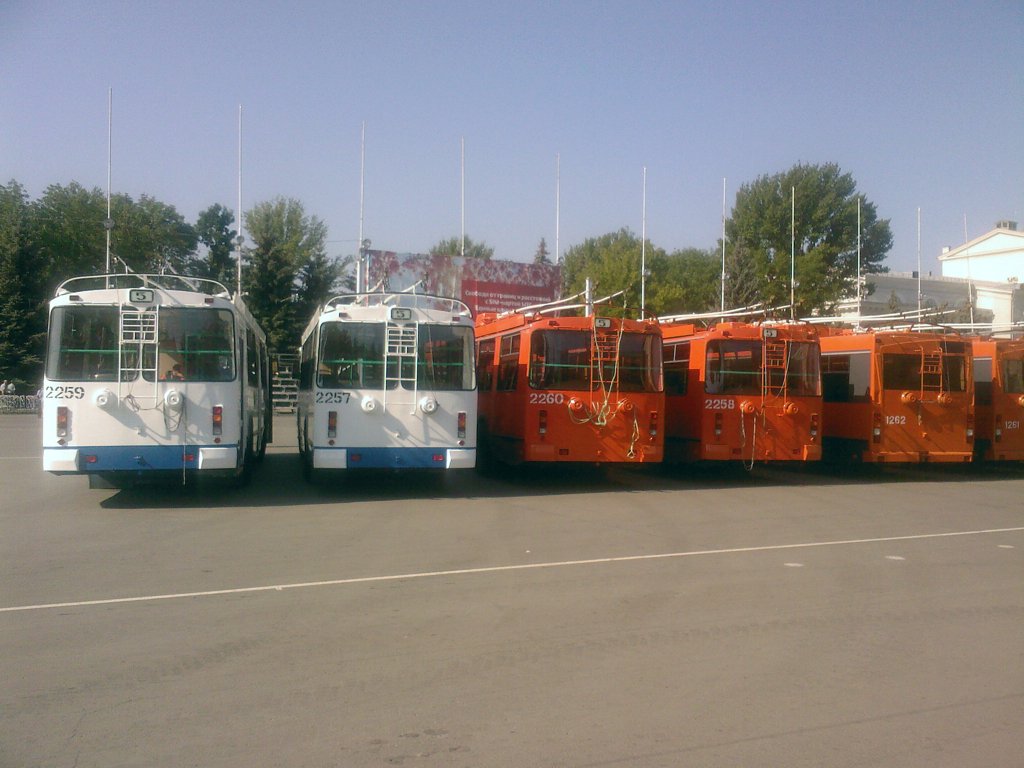 Саратов, ЗиУ-682Г-016.02 № 2259; Саратов, ЗиУ-682Г-016.02 № 2257; Саратов — Презентация новых троллейбусов 31.07.2008 г.