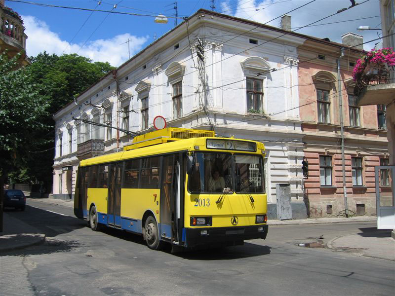 Черновцы, ЛАЗ-52522 № 2013