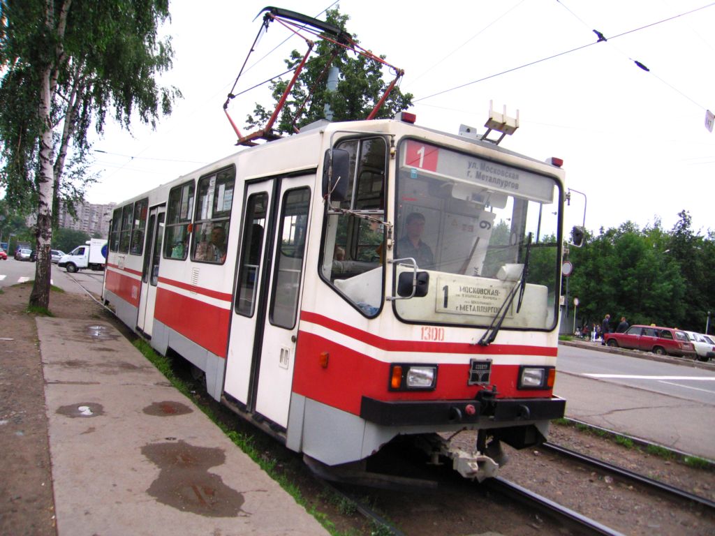 Ижевск, 71-402 № 1300