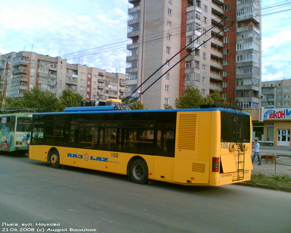 Львов, ЛАЗ E183D1 № 108; Львов, Škoda 14Tr89/6 № 559