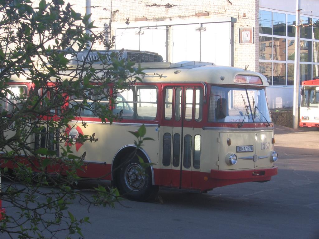 Вильнюс, Škoda 9TrH29 № 1387