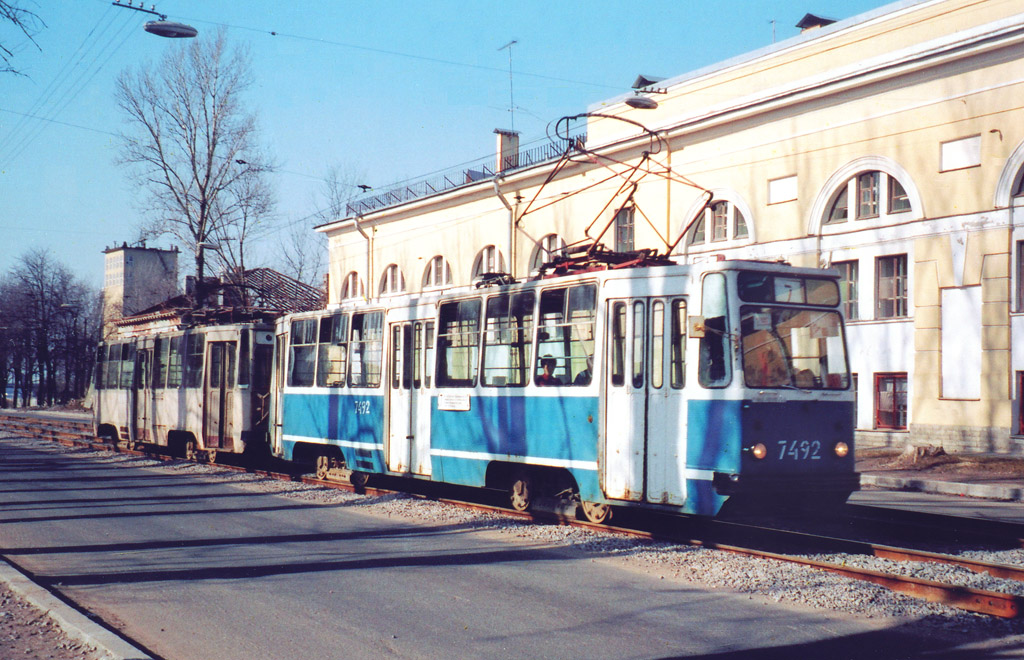 Санкт-Петербург, ЛМ-68М № 7492