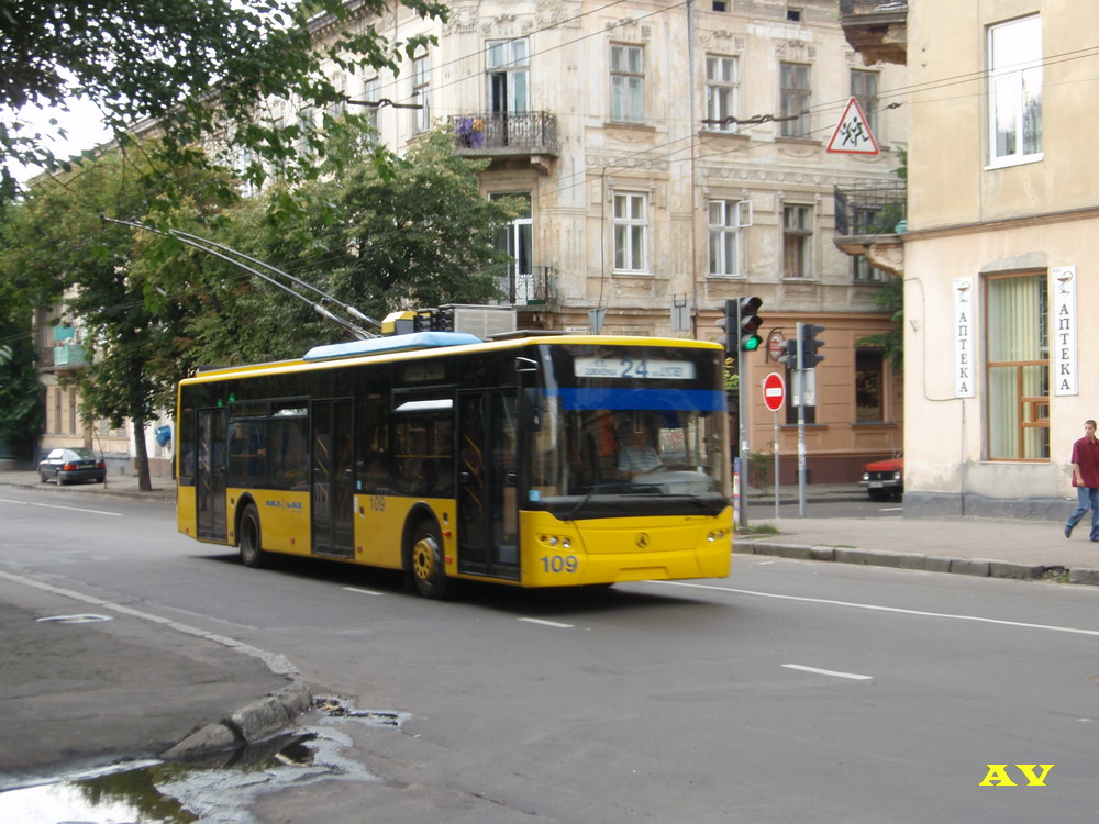 Львов, ЛАЗ E183D1 № 109