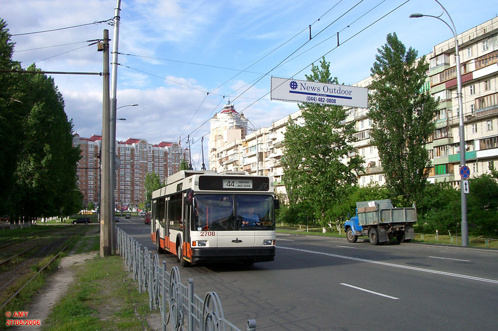Kijev, MAZ-103T Br. 2708