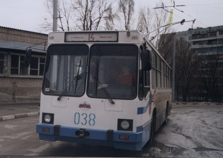 Запорожье, ЮМЗ Т2 № 038