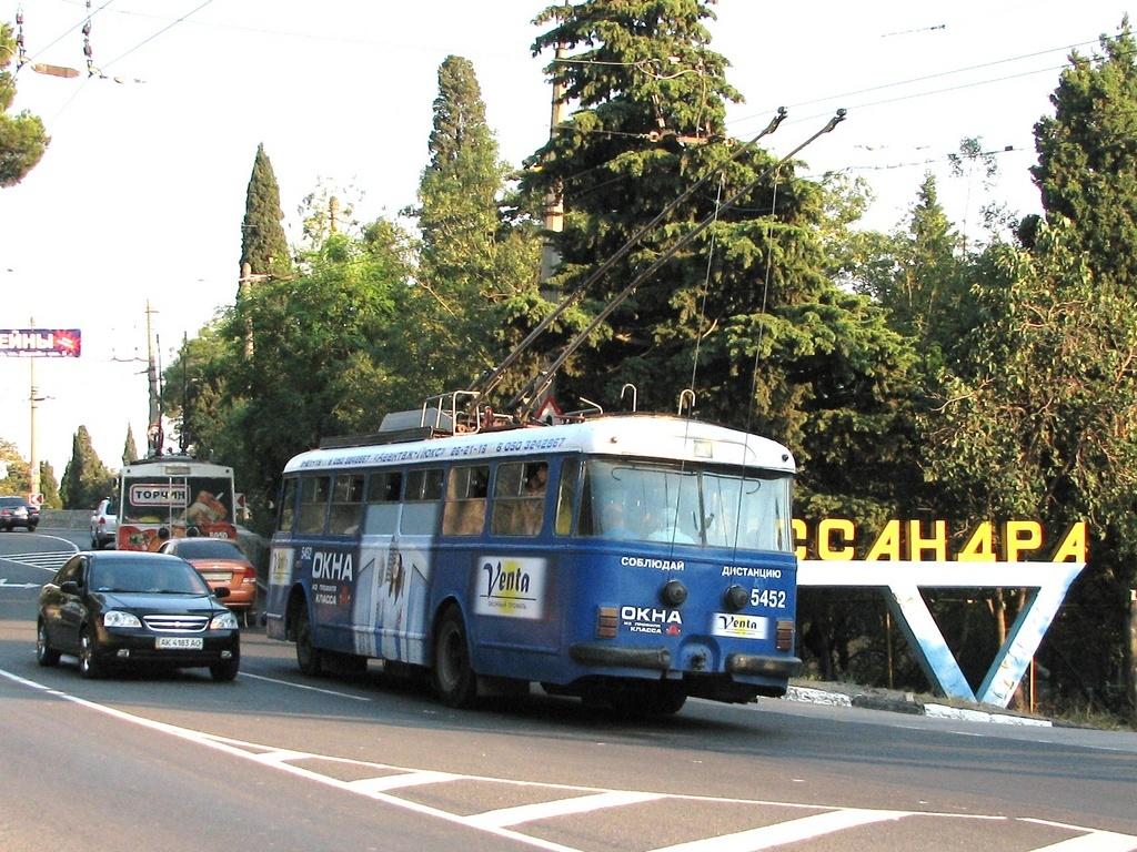 Крымский троллейбус, Škoda 9Tr18 № 5452